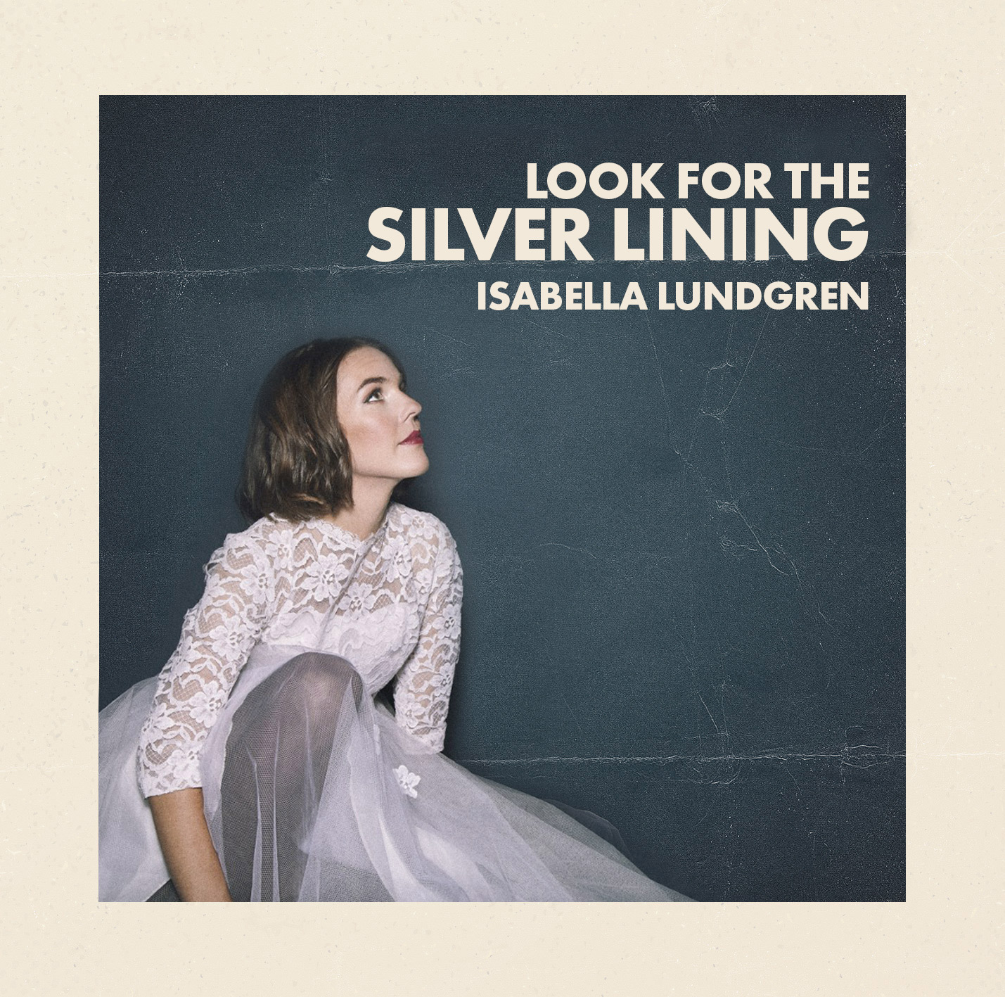 Isabella Lundgren når ännu en konstnärlig topp med ”Looking for the Silver Lining” – alldeles underbart att höra skriver kritikerna!